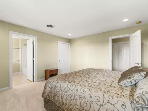 Bedroom - 3900 Pine Hill Rd, Sterling, IL 61081 photo 6 of 11