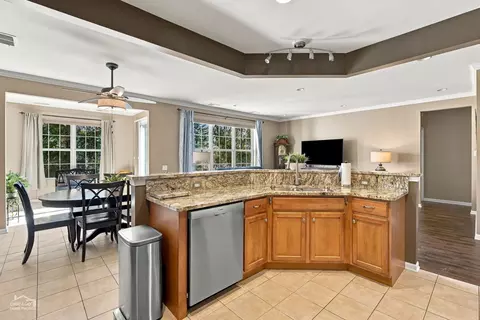 Kitchen - 12382 Scarlet Dr, Huntley, IL 60142 photo 3 of 5