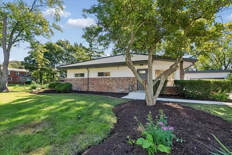 1901 W Plainfield Rd, La Grange Highlands, IL 60525