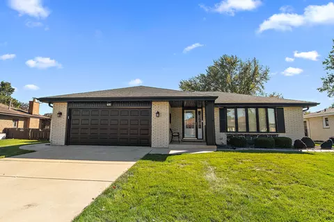 7919 Palm Ct, Orland Park, IL 60462