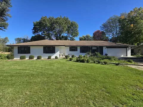 31111 N Oplaine Rd, Green Oaks, IL 60048