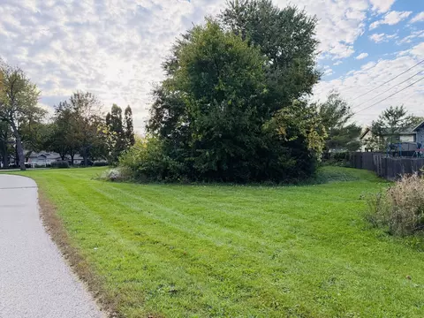 1322 Teakwood Ln, Crystal Lake, IL 60014