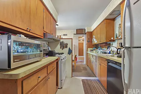 Kitchen - 2361 Dewes St, Glenview, IL 60025 photo 2 of 2