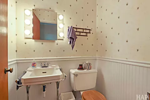 Bath - 2361 Dewes St, Glenview, IL 60025 photo 2 of 3