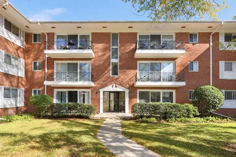 10115 Old Orchard Ct #104, Skokie, IL 60076