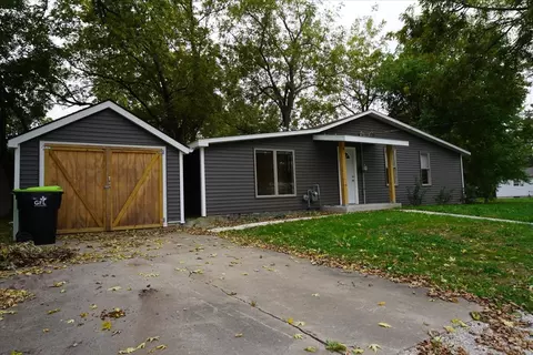 Exterior - 117 Clark St, Chenoa, IL 61726 photo 2 of 2