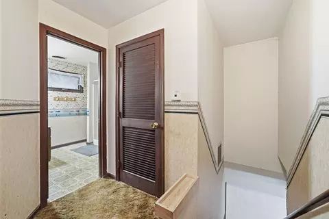 Entry Way - 407 Hunter Ave, Joliet, IL 60436 photo 2 of 2
