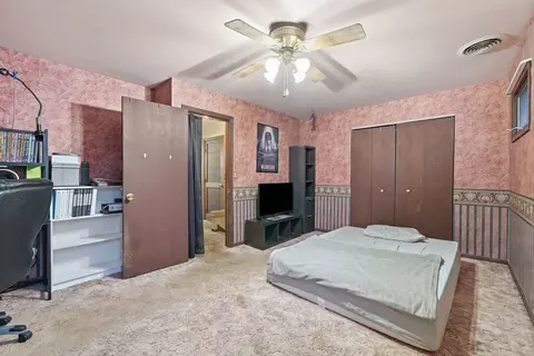 Bedroom - 407 Hunter Ave, Joliet, IL 60436 photo 3 of 4