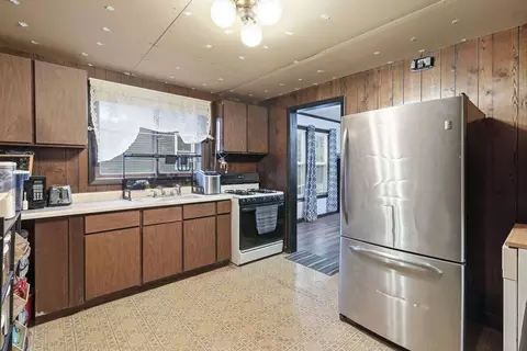Kitchen - 407 Hunter Ave, Joliet, IL 60436 photo 2 of 2