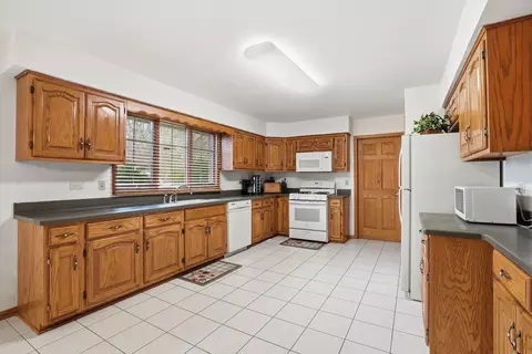 Kitchen - 3631 Parthenon Way, Olympia Fields, IL 60461 photo 1 of 4