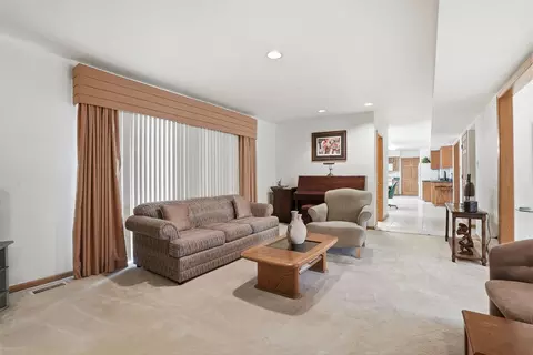 Living - 3631 Parthenon Way, Olympia Fields, IL 60461 photo 4 of 5