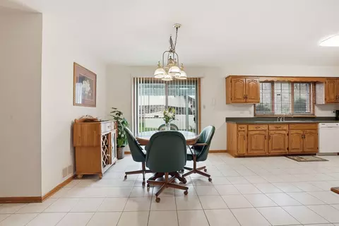 Dining - 3631 Parthenon Way, Olympia Fields, IL 60461 photo 2 of 2