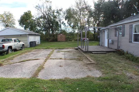 Exterior - 602 3rd Ave W, Milan, IL 61264 photo 2 of 5