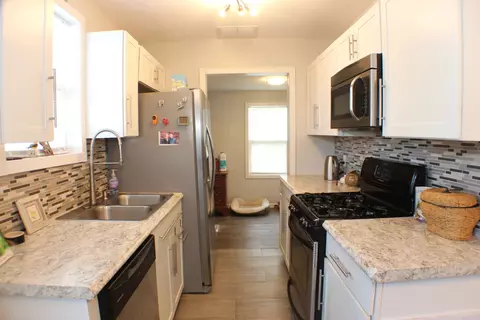 Kitchen - 602 3rd Ave W, Milan, IL 61264 photo 2 of 5