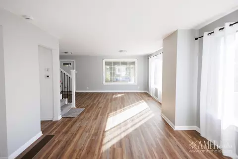 Living - 657 S Poplar Ave, Kankakee, IL 60901 photo 3 of 7
