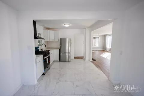 Kitchen - 657 S Poplar Ave, Kankakee, IL 60901 photo 3 of 3