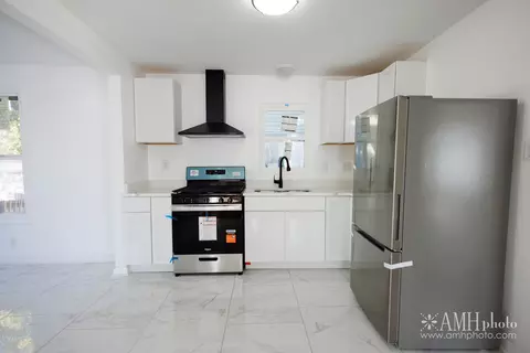 Kitchen - 657 S Poplar Ave, Kankakee, IL 60901 photo 1 of 3