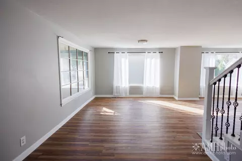 Living - 657 S Poplar Ave, Kankakee, IL 60901 photo 5 of 7