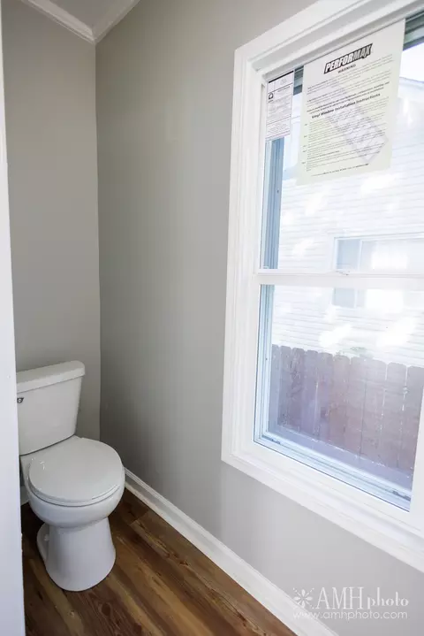 Bath - 657 S Poplar Ave, Kankakee, IL 60901 photo 2 of 5