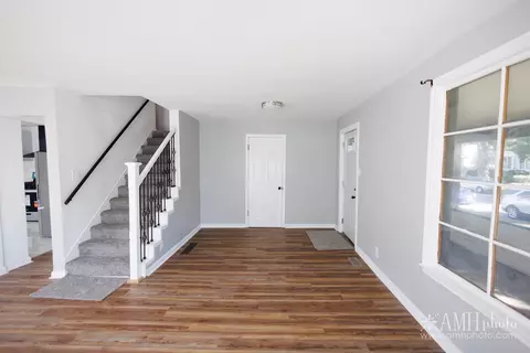 Entry Way - 657 S Poplar Ave, Kankakee, IL 60901 photo 1 of 1