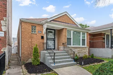 8005 S Campbell Ave, Chicago, IL 60652