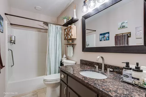 Bath - 1923 Cumberland Dr, Plainfield, IL 60586 photo 2 of 2
