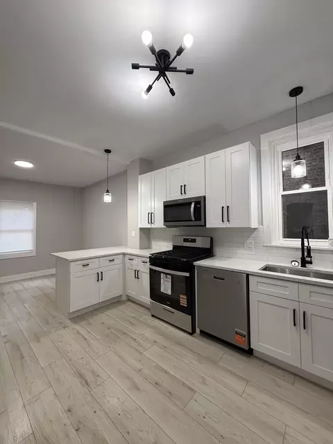 Kitchen - 7129 S Perry Ave, Chicago, IL 60621 photo 2 of 6