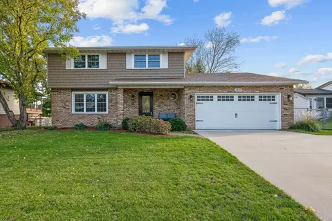 1339 W 41st St, Davenport, IA 52806