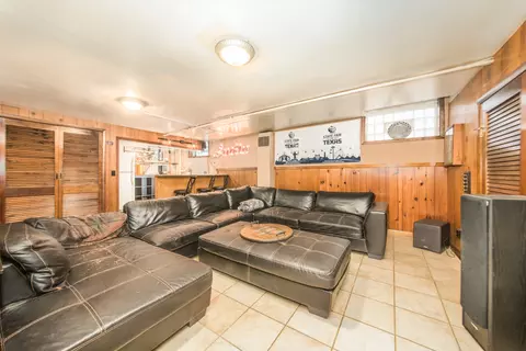 Living - Undisclosed, Des Plaines, IL 60016 photo 2 of 2