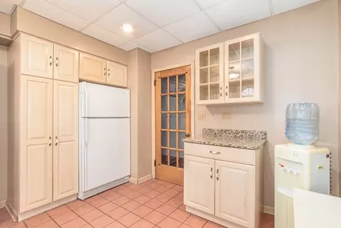 Kitchen - Undisclosed, Des Plaines, IL 60016 photo 3 of 5