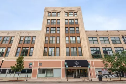 3151 N Lincoln Ave #318, Chicago, IL 60657