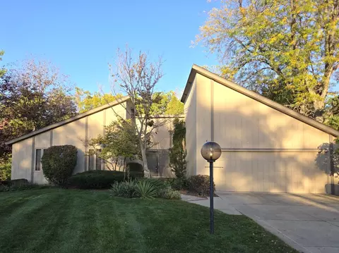 5099 Whittier Ln, Rockford, IL 61114