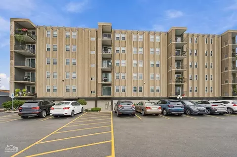 9514 Lawrence Ave #2208, Schiller Park, IL 60176