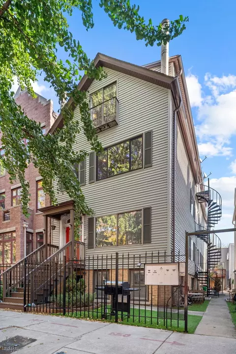 2643 N Southport Ave #1F, Chicago, IL 60614