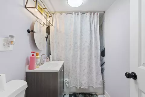 Bath - 7640 W 63rd Pl, Summit, IL 60501 photo 3 of 3