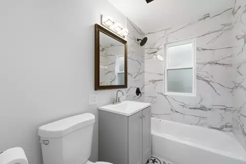Bath - 7640 W 63rd Pl, Summit, IL 60501 photo 2 of 3