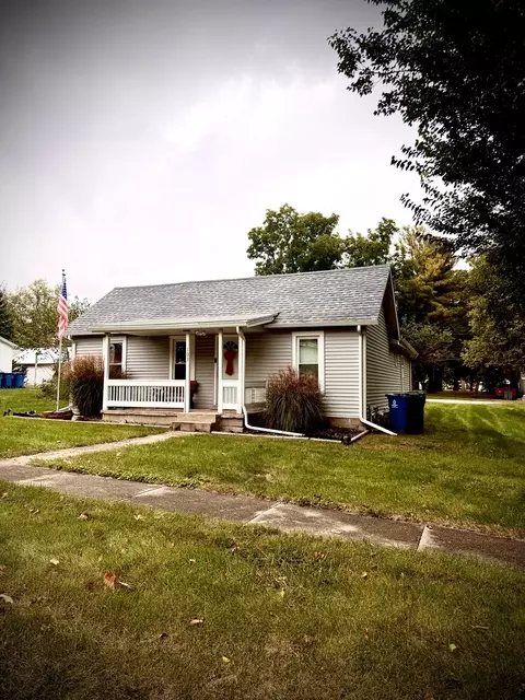 Exterior - 103 High St, Colfax, IL 61728 photo 5 of 5