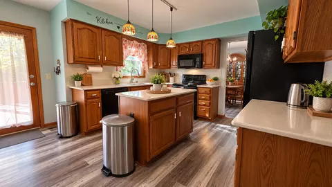 Kitchen - 2205 Jordan Ln, Elgin, IL 60123 photo 1 of 2