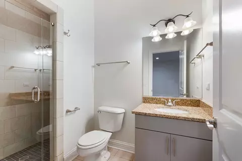 Bath - 16 W530 Bluff Rd, Willowbrook, IL 60527 photo 4 of 5