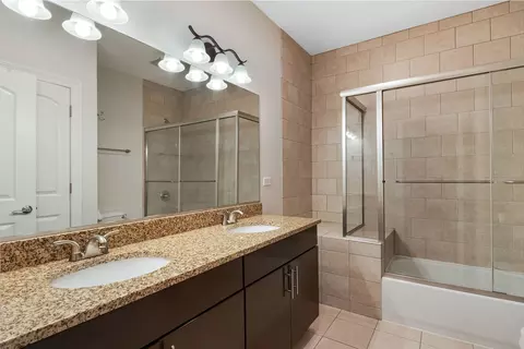 Bath - 16 W530 Bluff Rd, Willowbrook, IL 60527 photo 3 of 5