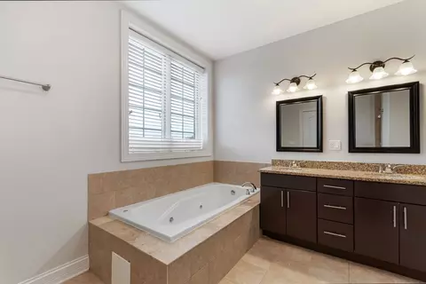 Bath - 16 W530 Bluff Rd, Willowbrook, IL 60527 photo 2 of 5