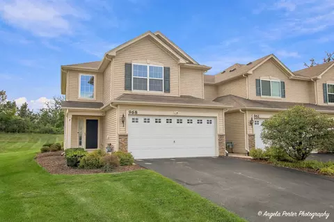 968 Tuscany Trl, Hampshire, IL 60140