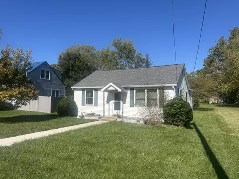 210 E Benham St, Tolono, IL 61880 photo 3