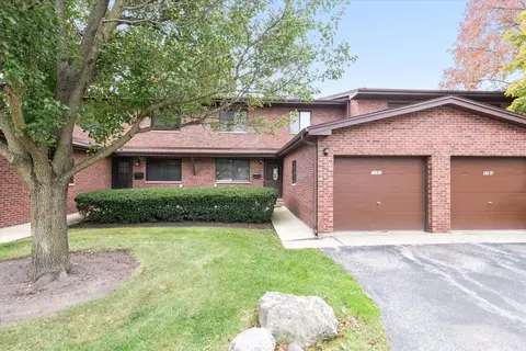 1151 Geneva Ln, Lake Zurich, IL 60047