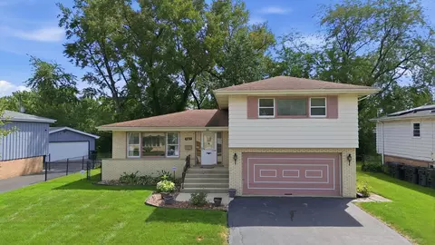 737 E 170th Pl, South Holland, IL 60473