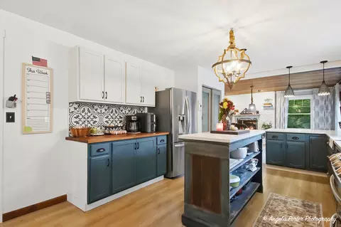 Kitchen - 7103 Johnsburg Rd, Spring Grove, IL 60081 photo 2 of 4