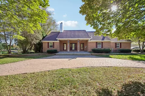 47 W975 Lenschow Rd, Hampshire, IL 60140