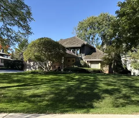101 Ann St, Clarendon Hills, IL 60514