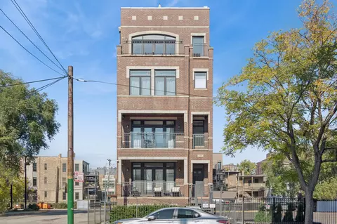 744 W Belmont Ave #1R, Chicago, IL 60657
