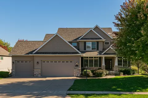 3211 Westminster Rd, Bettendorf, IA 52722